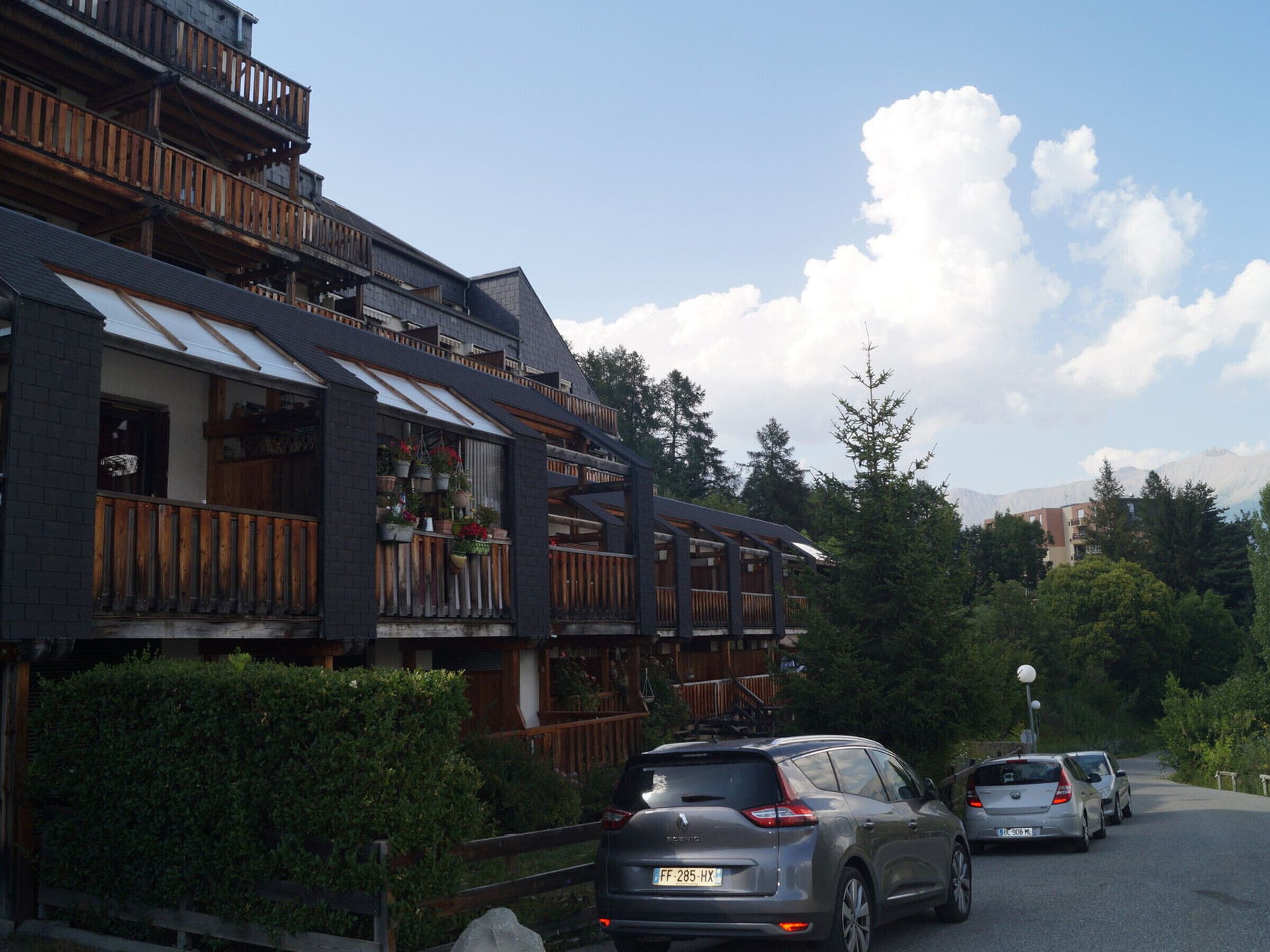 المنشأة من الخارج