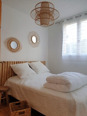 2 chambres, fer et planche à repasser, lit parapluie, Wi-Fi gratuit