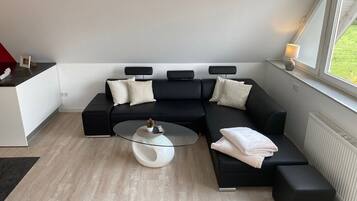 Smart-TV, Videospiele, DVD-Player, Stereoanlage