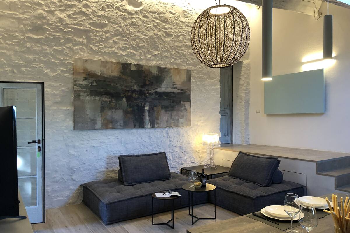 Luxury Apartment | Living area | Flat-screen TV