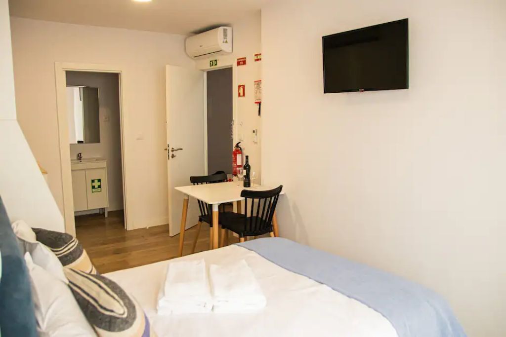 1 Schlafzimmer, schallisolierte Zimmer, Bügeleisen/Bügelbrett