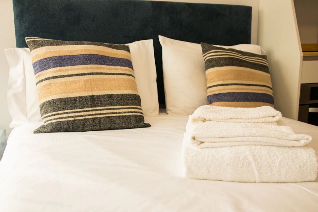 1 bedroom, soundproofing, iron/ironing board