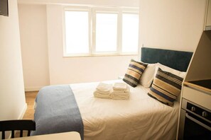 1 chambre, chambres insonorisées, fer et planche à repasser