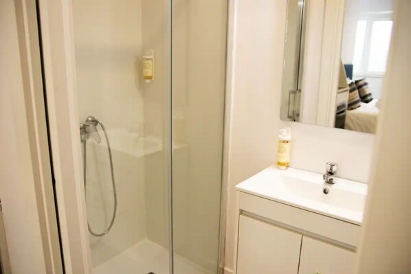 Free toiletries, hair dryer