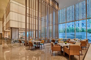 2 restaurants, breakfast, lunch, dinner served; Chinese cuisine  - Hotel Nikko Changshu (Suzhou)