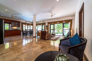 Deluxe-huvila | Oleskelualue