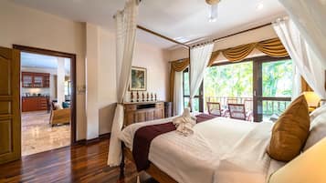 Deluxe Villa | Iron/ironing board, free WiFi