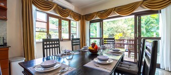Cozy 3 BR Pool Villa close to Town CV3L