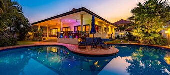 Cozy 3 BR Pool Villa close to Town CV3L