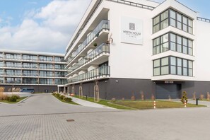 Exterior - Westin House Resort 104 | Apartment | Parking (Kołobrzeg)