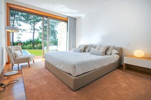 5 quartos, ferros/tábuas de passar roupa, Wi-Fi de cortesia