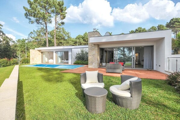 Terrace/patio - Villa 273 Spacious Villa w/ Sea View (Caminha)