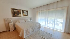 5 Schlafzimmer, Bügeleisen/Bügelbrett, kostenloses WLAN, Bettwäsche