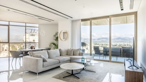 Living area - 360 Nicosia -Luxury Serviced Apartment (Nicosia)