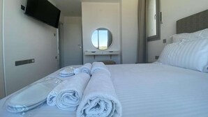 2 chambres, fer et planche à repasser, Wi-Fi, draps fournis