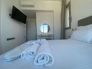 2 bedrooms, iron/ironing board, WiFi, bed sheets - The Address - Seaview Luxury 2 Bedroom Apartment (Limassol)