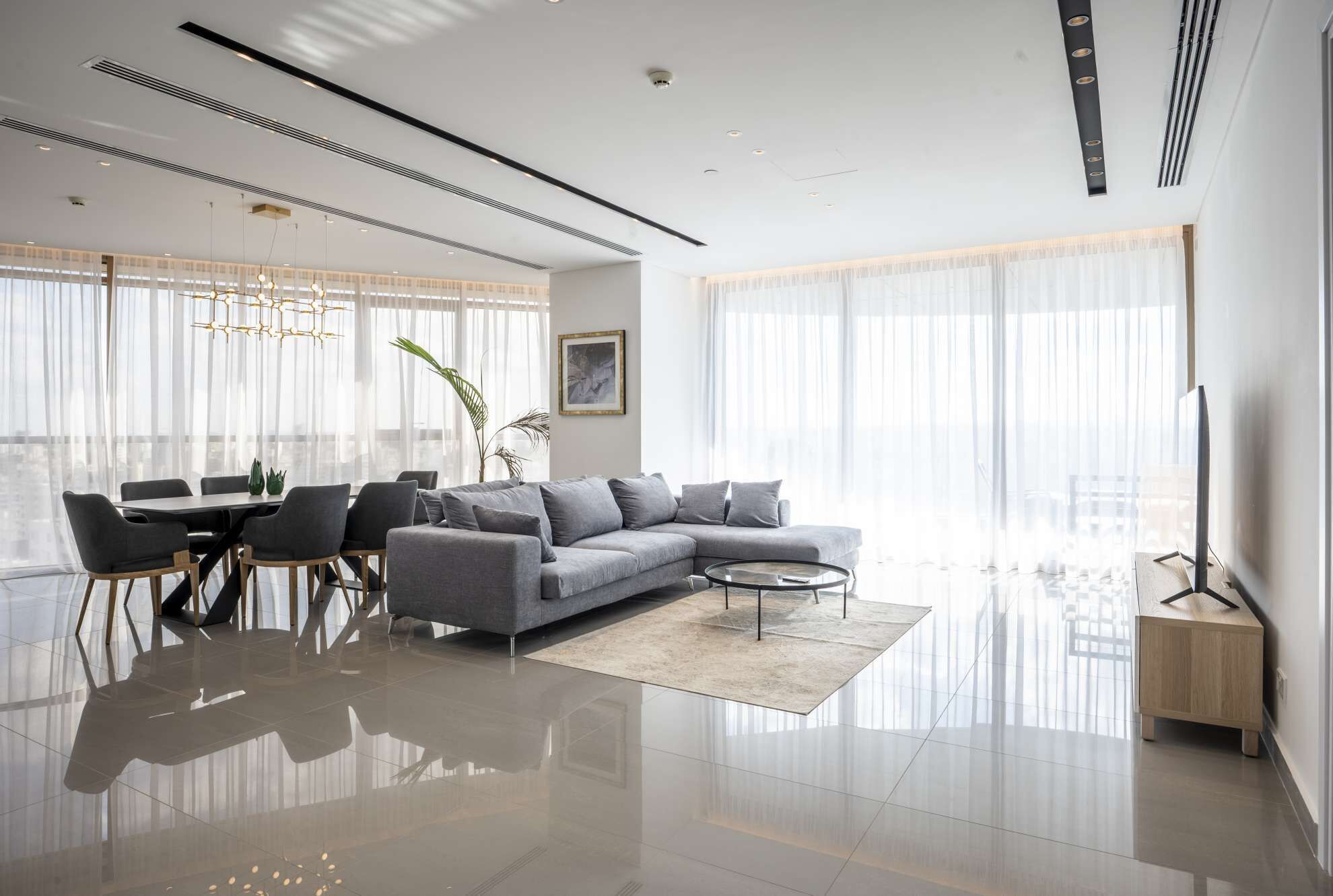 Téléviseur à écran plat, chaîne audio