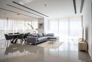 Flat-screen TV, stereo - 360 Nicosia-3 bedrooms Panoramic Deluxe Residence (Nicosia)