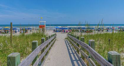 10% off 3-7 nights thru Dec. 5 bedroom home. Private pool. Sleeps 20.