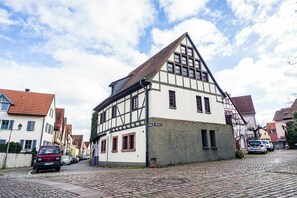 Exterior - LiT LiVING: Luxus | Box SprIng | Netflix | 8 Pers. (Ladenburg)
