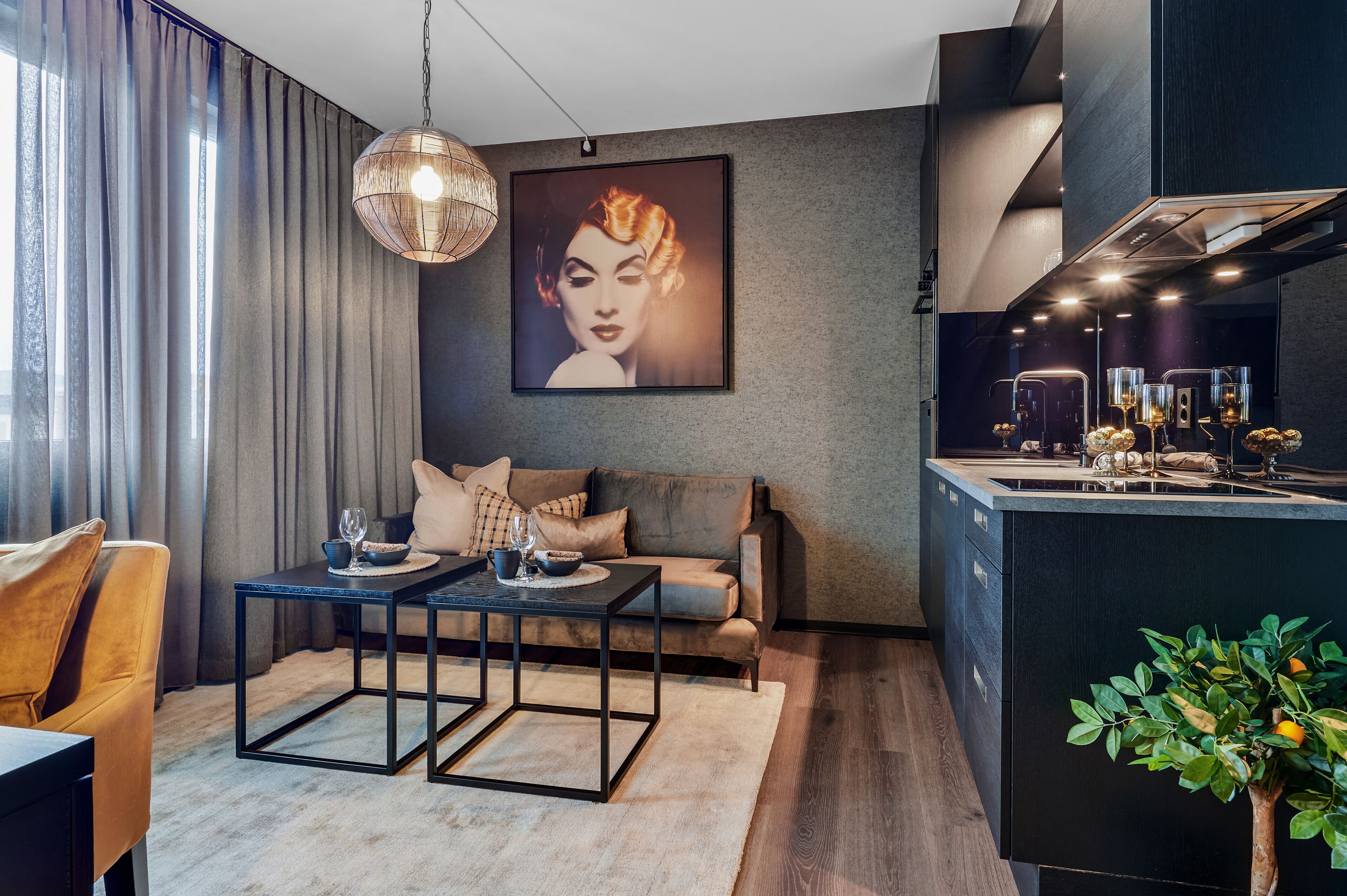Deluxe-studiolejlighed | Opholdsområde | 40-tommers fladskærms-tv med satellitkanaler, tv, streamingtjenester