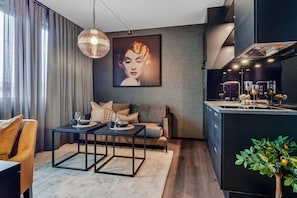 Deluxe Studio | Living area