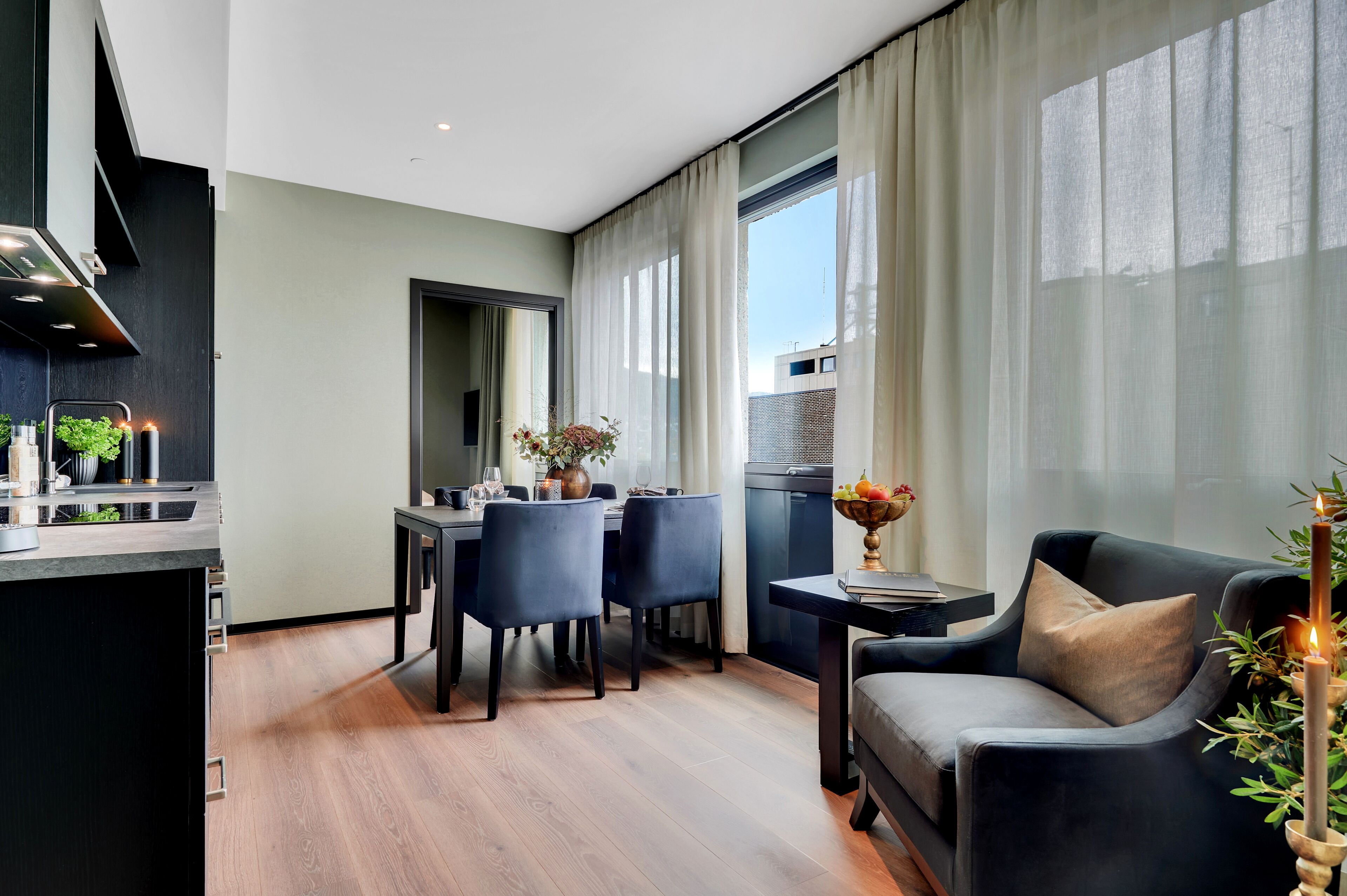 2 Bedroom Study | Oppholdsområde | En 40-tommers Flatskjerm-TV med Parabol-TV samt TV og strømmetjenester