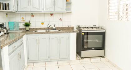 Cozy house with 3 bedrooms, a 10-minute walk to the Samana boardwalk.