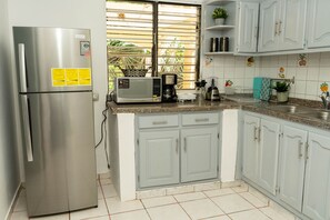 Fridge, microwave, oven, coffee/tea maker