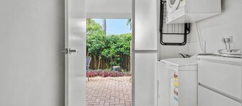 Terrific Townhouse! 2Bed/2Bath/1Car ~ Morningside