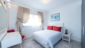 4 chambres, bureau, Wi-Fi, draps fournis