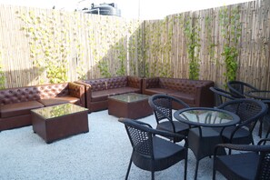 Living area - Hotel Town House (New Delhi)