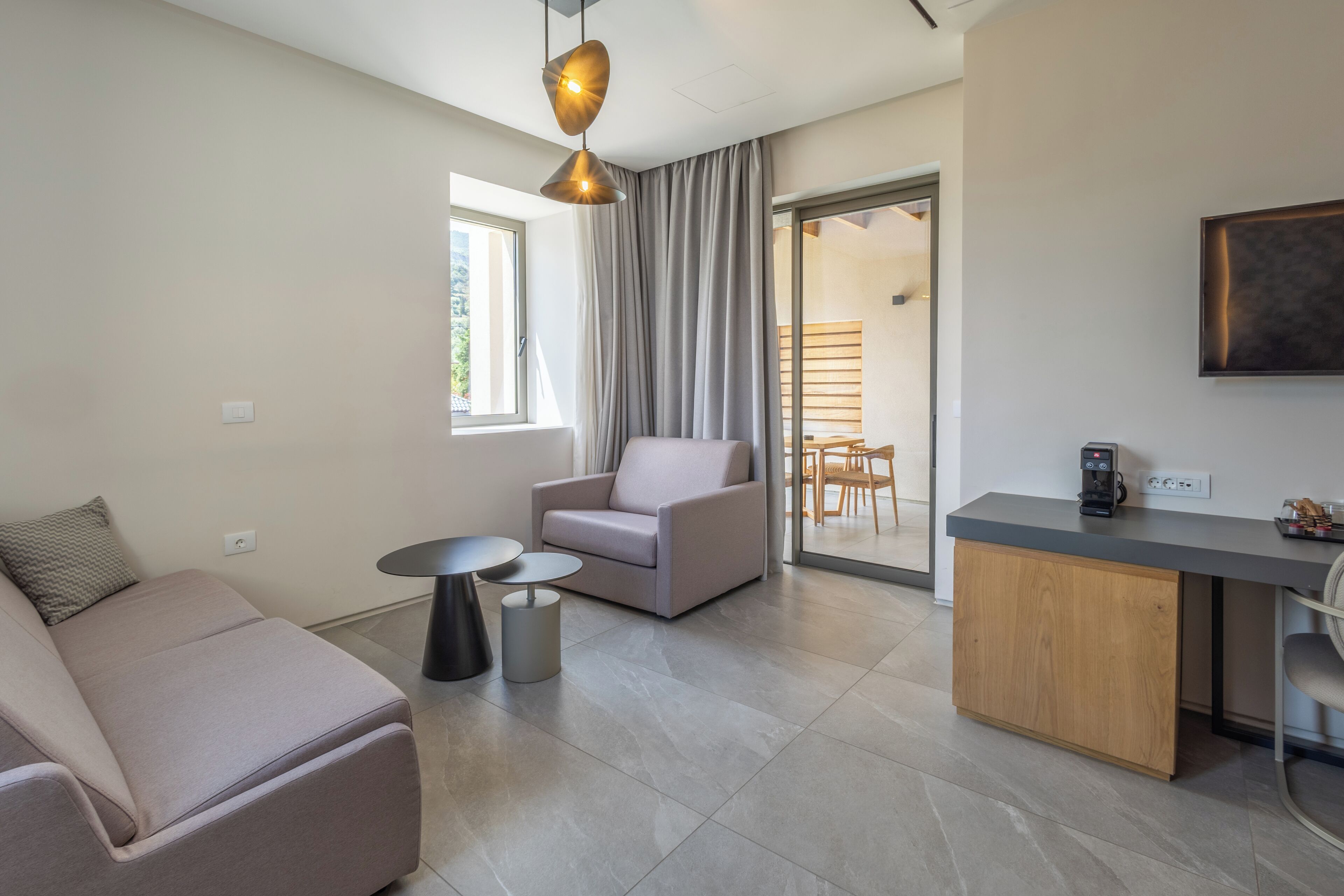 Superior-Suite, Poolblick | Wohnbereich