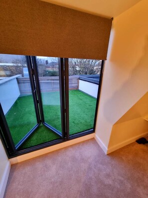 Interior - Stylish London Apartment with Terrace & Parking (London)