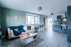 43-inch LCD TV with satellite channels, TV - One&Two Bedroom Luxe Apts near Trafford (Manchester)