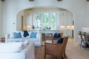 Smart TV, fireplace, stereo