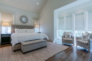 4 bedrooms, desk, iron/ironing board, free WiFi