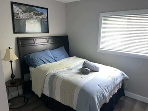 2 عدّة غرف نوم ومكواة/لوح كي وواي فاي مجانًا وملاءات أسرّة