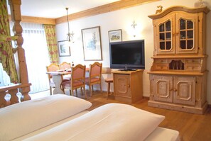 1 bedroom, iron/ironing board, travel cot, free WiFi