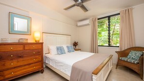 2 bedrooms, WiFi, bed sheets - Private oasis at the base of the hills (Arcadia)