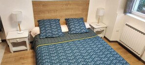 1 bedroom, iron/ironing board, travel cot, free WiFi