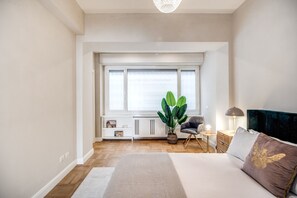 4 Schlafzimmer, Schreibtisch, Bügeleisen/Bügelbrett, Reisekinderbett