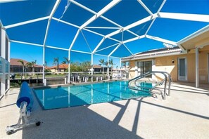 Piscine extérieure, piscine chauffée