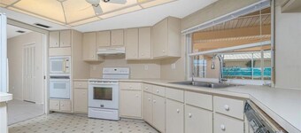 Magical Family Oasis - Diamond Sunsets in Vacation Land -Sleeps10 -Pet Friendly 