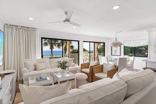 Amazing Condo on 30a! Walk to Alys Beach, Free Beach Service, Private Beach!