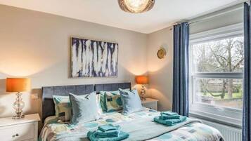 2 bedrooms, desk, soundproofing, iron/ironing board