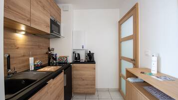 Réfrigérateur, micro-ondes, four, lave-vaisselle