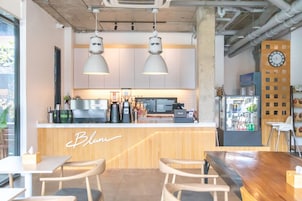 Breakfast and lunch served, Thai cuisine