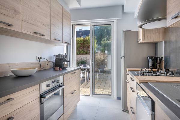 Kühlschrank, Mikrowelle, Ofen, Geschirrspüler