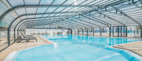 Een verwarmd zwembad